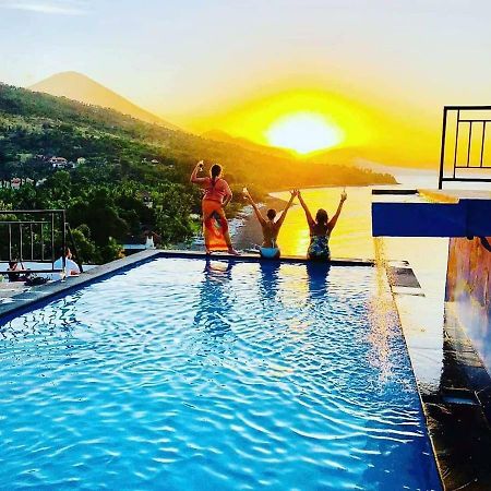 Waenis Sunset View Hotel And Restaurant, Amed, Bali Экстерьер фото