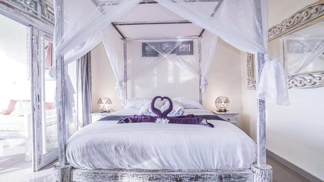 Waenis Sunset View Hotel And Restaurant, Amed, Bali Экстерьер фото