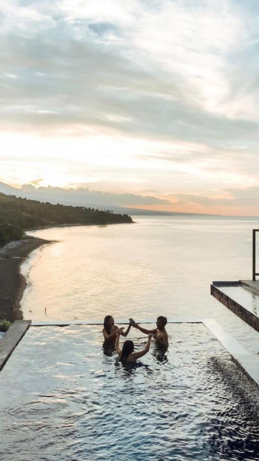 Waenis Sunset View Hotel And Restaurant, Amed, Bali Экстерьер фото
