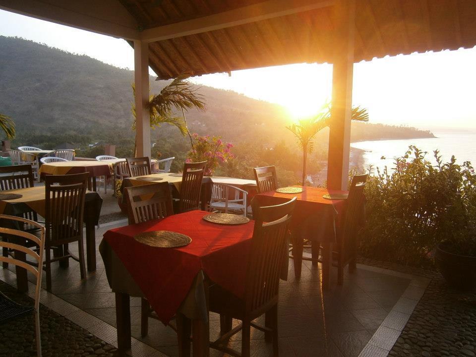 Waenis Sunset View Hotel And Restaurant, Amed, Bali Экстерьер фото