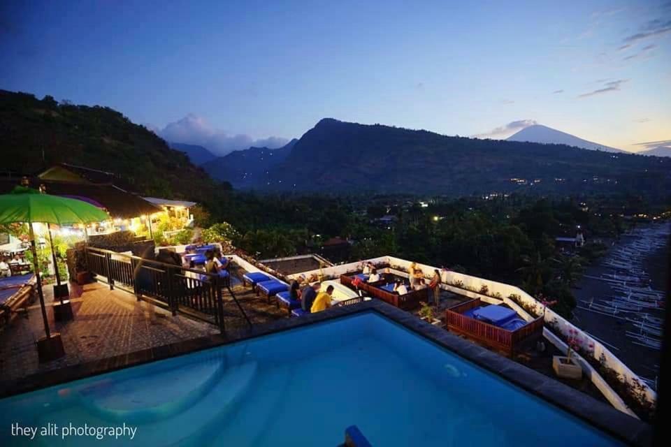 Waenis Sunset View Hotel And Restaurant, Amed, Bali Экстерьер фото