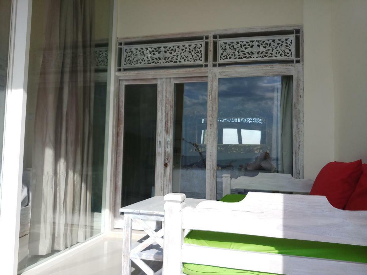 Waenis Sunset View Hotel And Restaurant, Amed, Bali Экстерьер фото