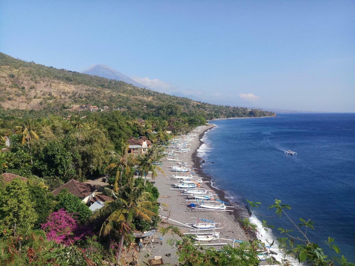 Waenis Sunset View Hotel And Restaurant, Amed, Bali Экстерьер фото